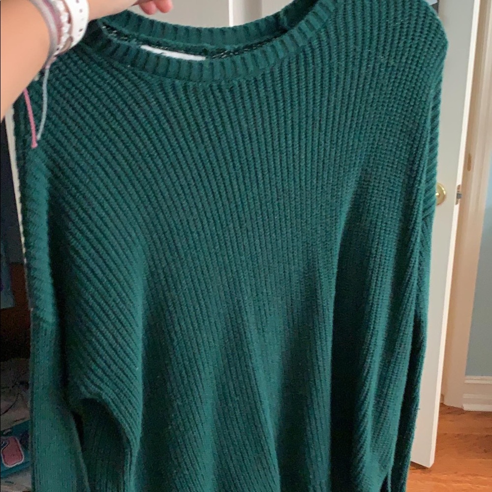 Green long sleeve sweater